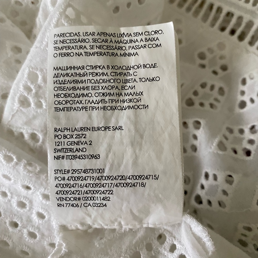 Club Monaco Colinee Eyelet Top Size Small - Picture 9 of 9